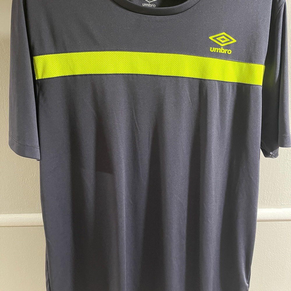 Umbro Men's Charcoal and Neon Yellow Tee